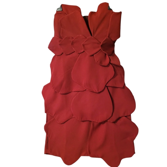 NWT Dalia MacPhee strapless 3D petal dress - M.       F33 - Picture 2 of 10